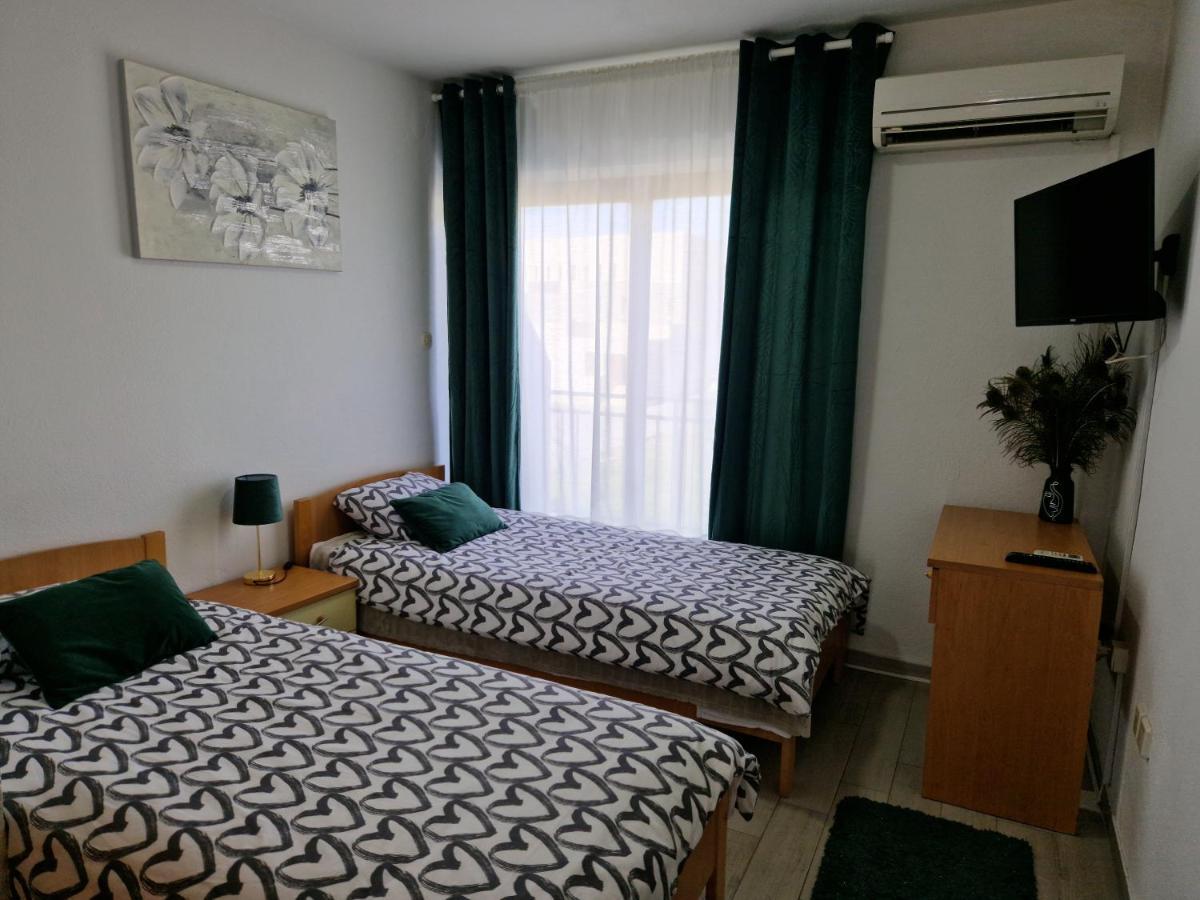 Motel "Tri Lovca" Knin Bagian luar foto