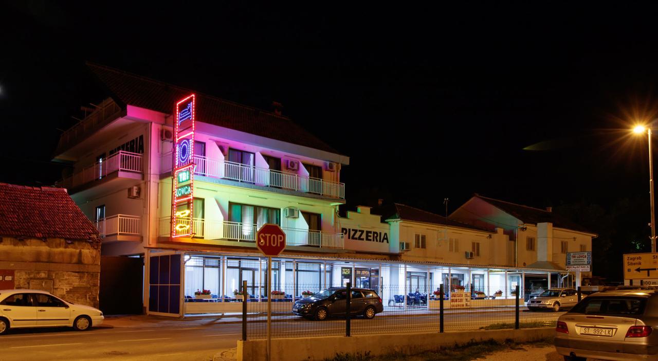 Motel "Tri Lovca" Knin Bagian luar foto